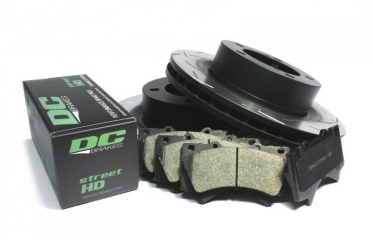 КОМПЛЕКТ ПЕРЕДНИЙ:Торм. диски DBA42724S T3+колодки DCbrakes sHD Toyota LC200,Lexus LX570,450D 2015->